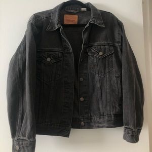 Washed black Levi’s jean jacket